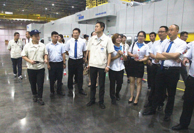 從4S店走進(jìn)工廠,他們?yōu)楸本┈F(xiàn)代產(chǎn)品質(zhì)量點(diǎn)贊!